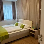 Garni Ilys 酒店 2*