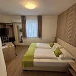 Garni Ilys 酒店 韦尔斯